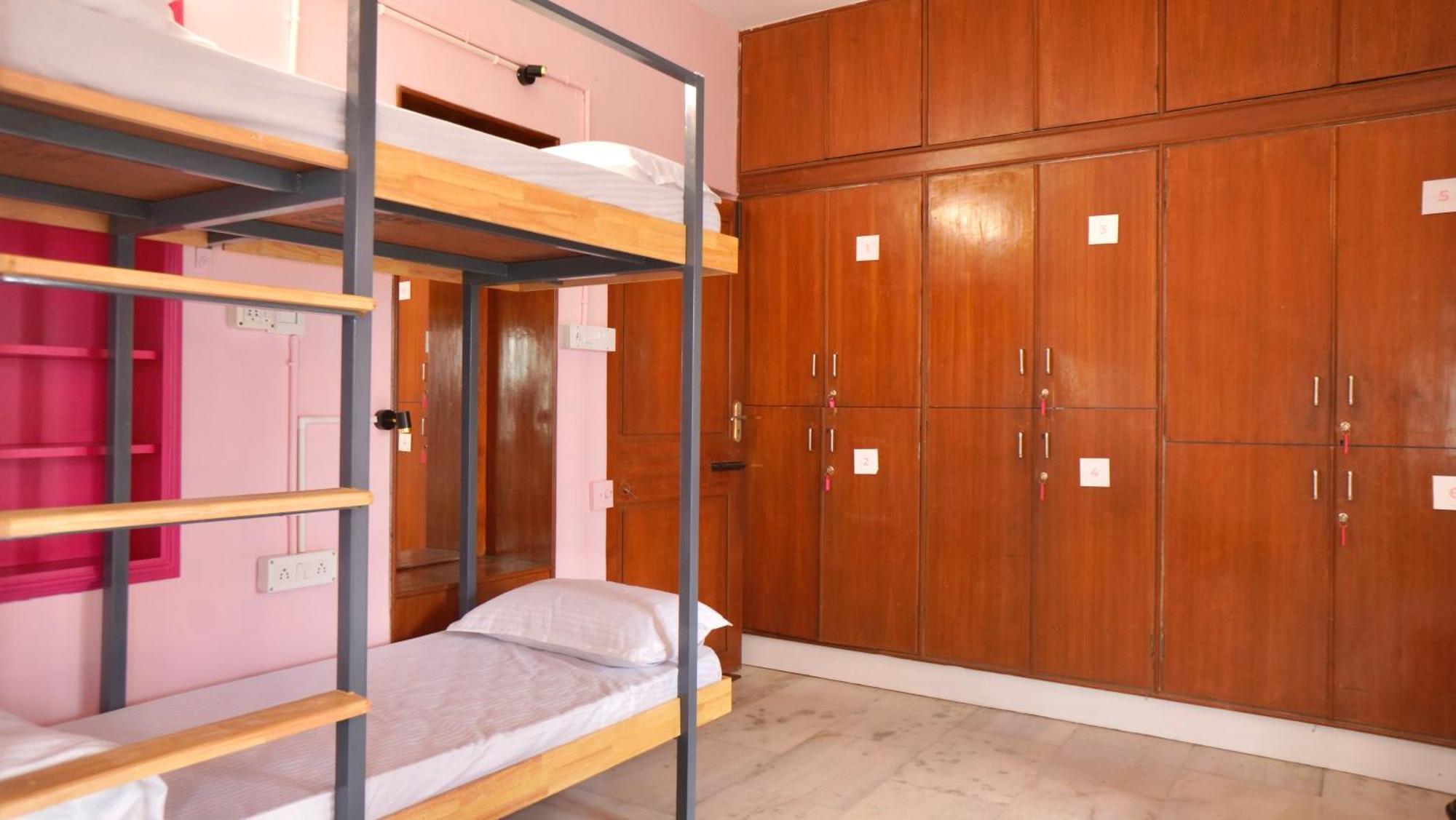 Roambay - Gokulam Hostel Mysore Buitenkant foto