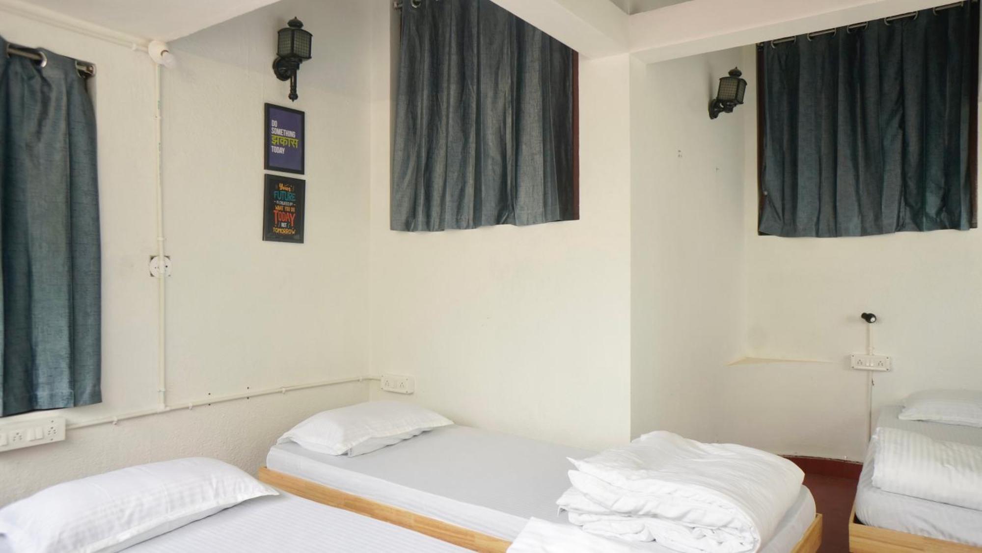 Roambay - Gokulam Hostel Mysore Buitenkant foto