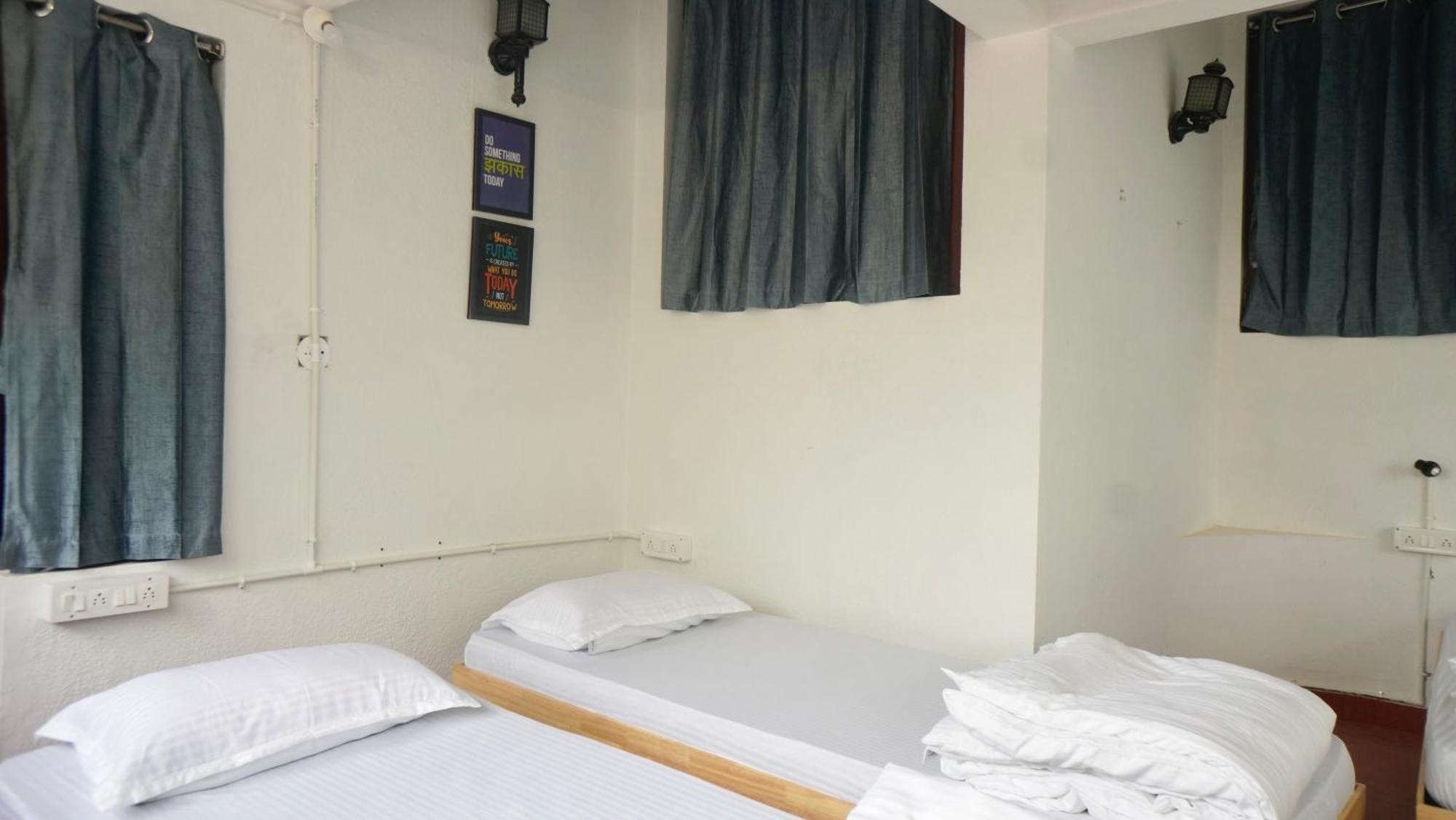 Roambay - Gokulam Hostel Mysore Buitenkant foto