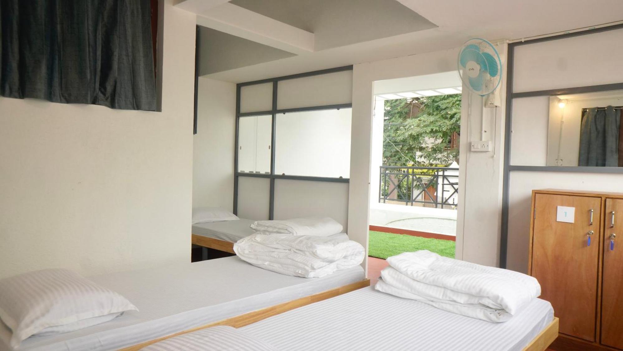 Roambay - Gokulam Hostel Mysore Buitenkant foto