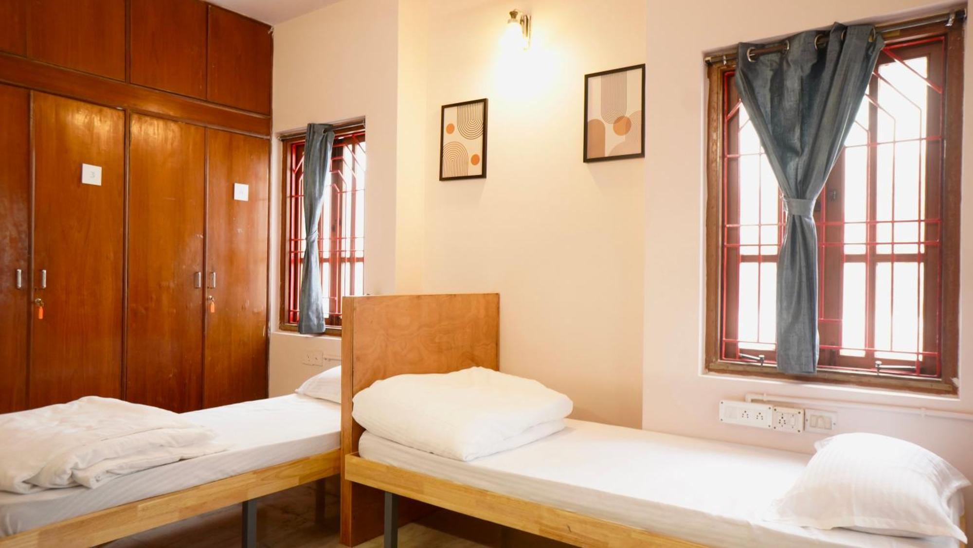 Roambay - Gokulam Hostel Mysore Buitenkant foto