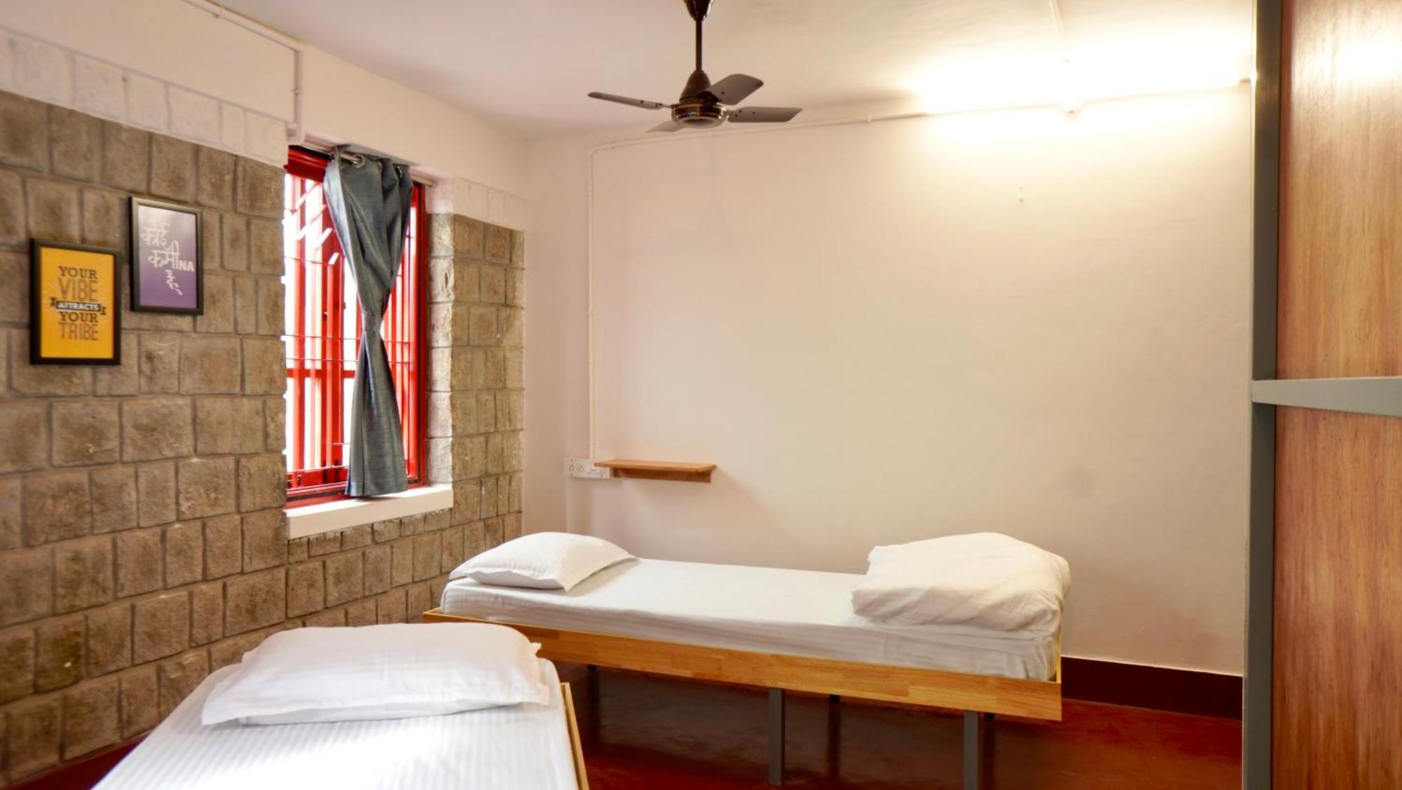 Roambay - Gokulam Hostel Mysore Buitenkant foto