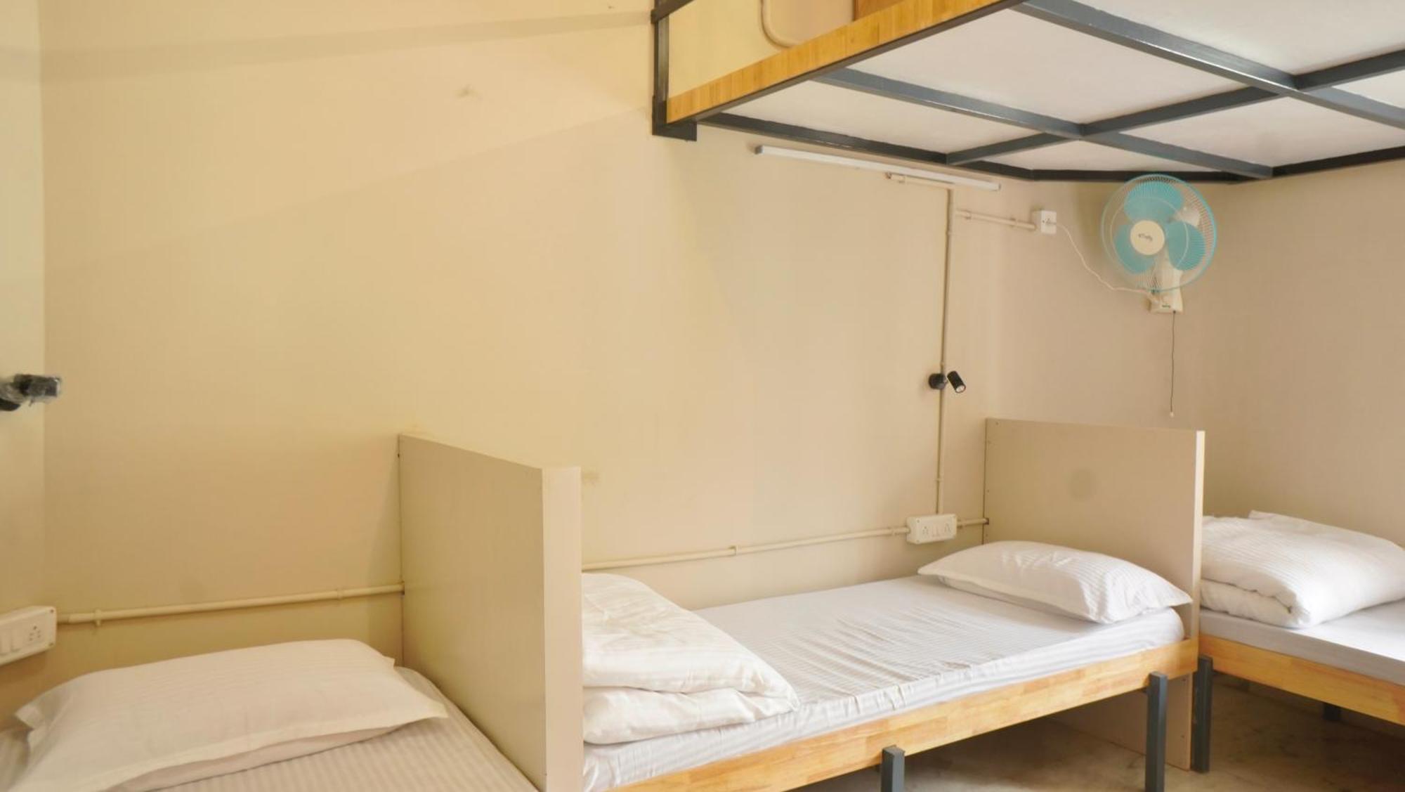 Roambay - Gokulam Hostel Mysore Buitenkant foto