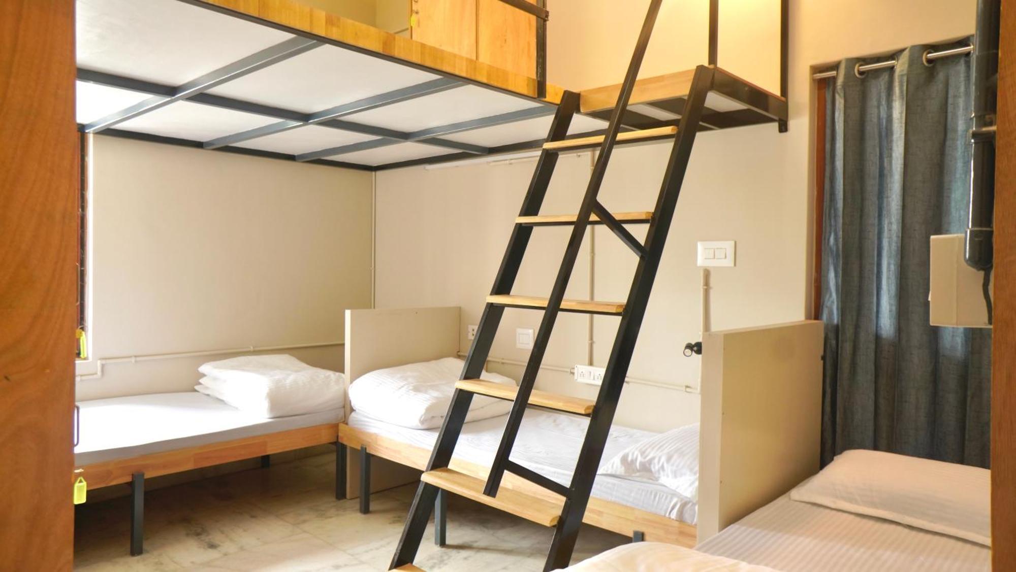 Roambay - Gokulam Hostel Mysore Buitenkant foto